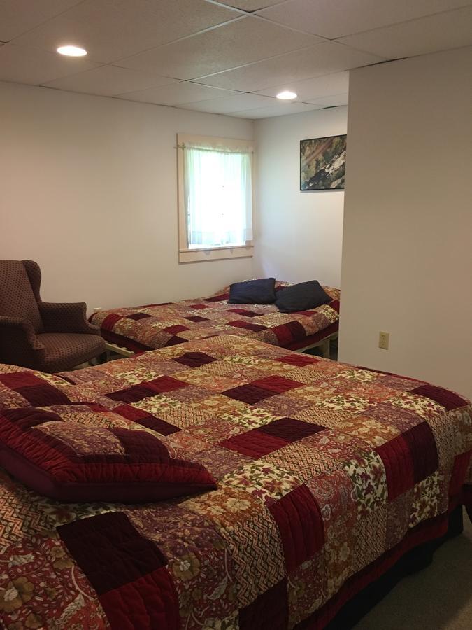 Hawk Mountain Lodge Charlemont Экстерьер фото