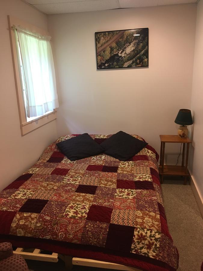 Hawk Mountain Lodge Charlemont Экстерьер фото